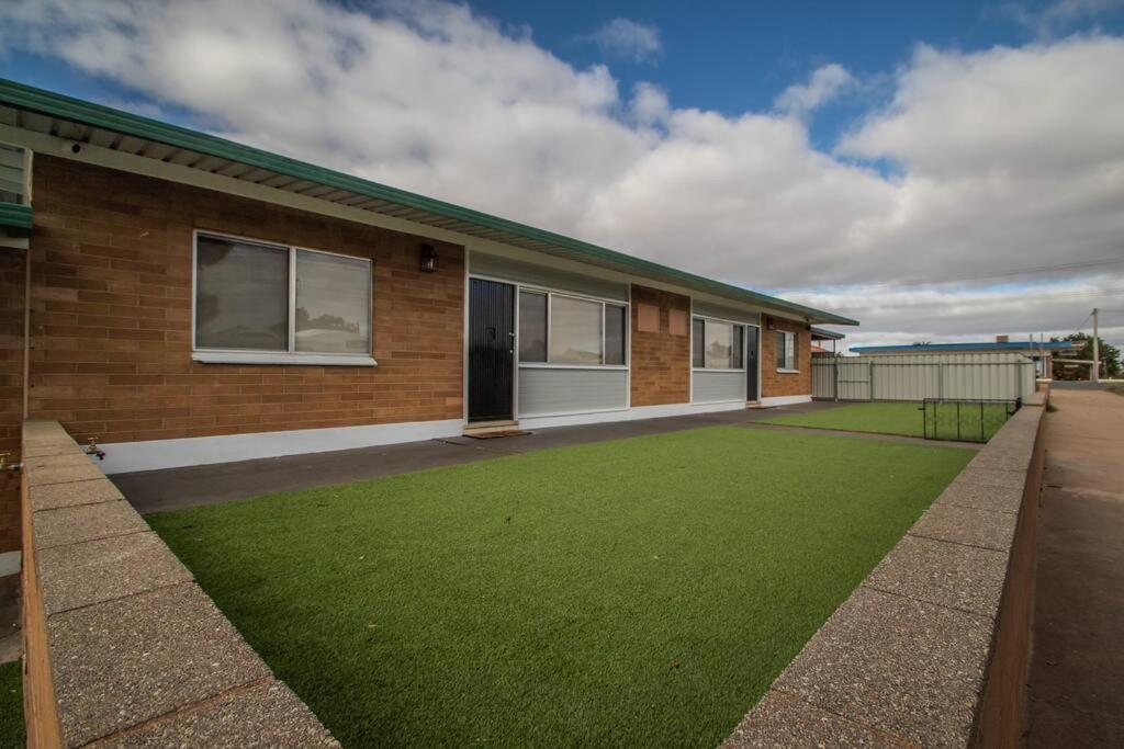 Willow Court Unit 2 Apartamento Broken Hill Exterior foto